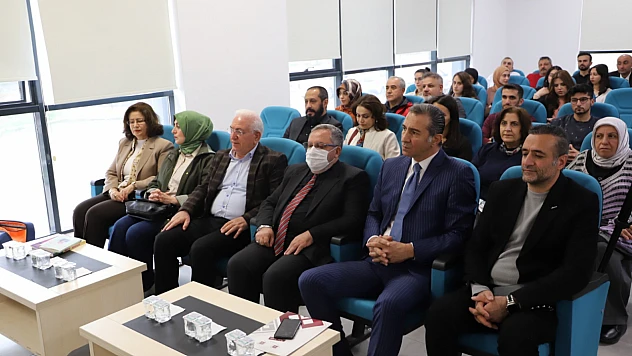 Fırat Üniversitesi'nde Prof. Ali Berat Alptekin konulu konferans