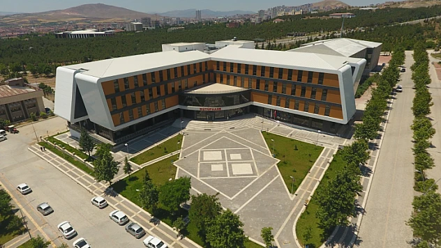 Fırat Üniversitesi Türkiye'de 14. sırada yer aldı 
