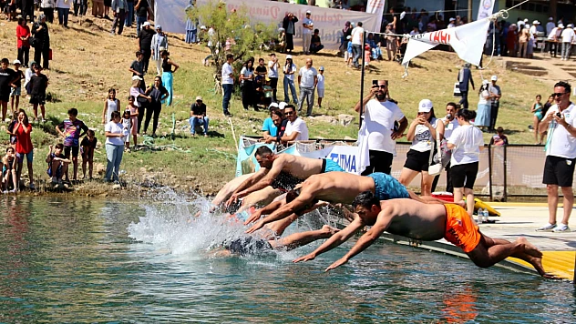 Gençlik Ve Spor İl Müdürlüğü, festivalde yüzme yarışlarıyla sahnedeydi