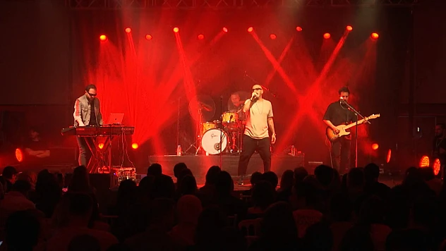 Gripin konseri yoğun ilgi gördü