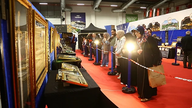 Hadimü'l Haremeyn Kutsal Emanetler Sergisi yoğun ilgi gördü