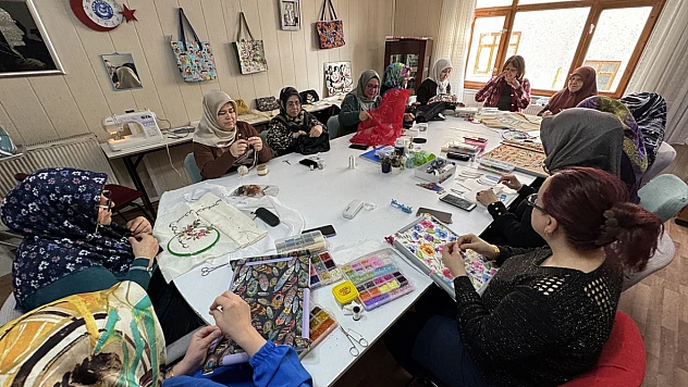 Halk Eğitim Kurs Merkezi ev kadınlarının ikinci adresi oldu