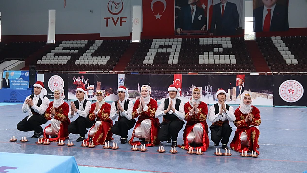 Halk Oyunları yarışmaları sona erdi