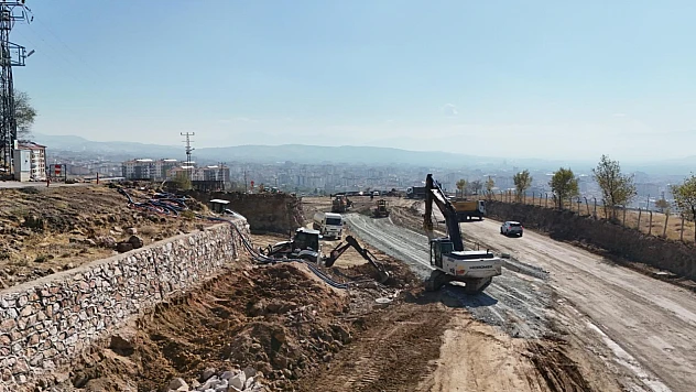 Hamdi Başaran Caddesi'nde çalışmalar sürüyor