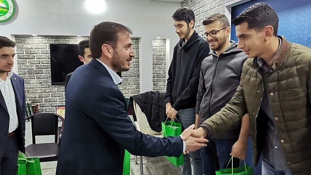 HÜDA-PAR 'Gençlik Kuşaklara Sığamaz' etkinliği düzenledi 