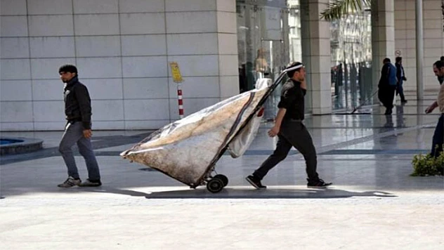 Hurda ve atık toplayıcılarına yelek ve yaka kartı şartı