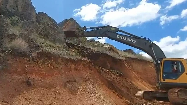 İl Özel İdaresi artan kaya düşmelerine karşı önlem alıyor