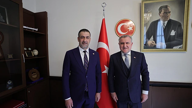 Işıkver, Bakan Bak ve Uraloğlu ile görüşerek her iki bakanlıktan taleplerde bulundu