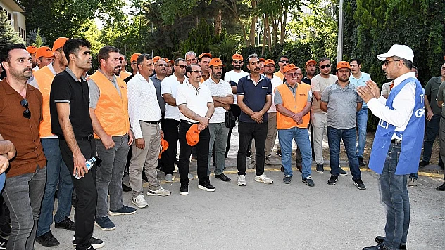 Kamu işçileri eylemlerini sürdürüyor