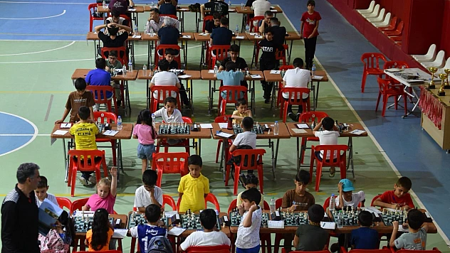 Kovancılar'da satranç rüzgarı esti