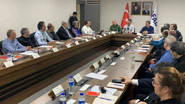 Kurum: Elazığ'da bin 300 binayı acil yıkılacak ve ağır hasarlı olarak tespit ettik