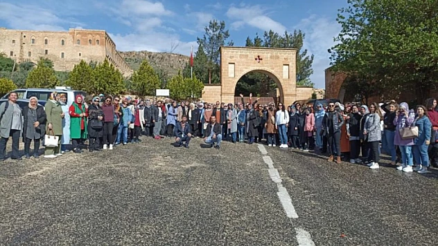 Memur-Sen Kadın Komisyonu'ndan Midyat gezisi 