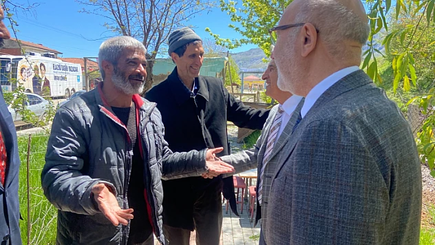 Milletvekili adayı Sönmez, Sivrice ilçesinde esnaf ve vatandaşlarla bir araya geldi