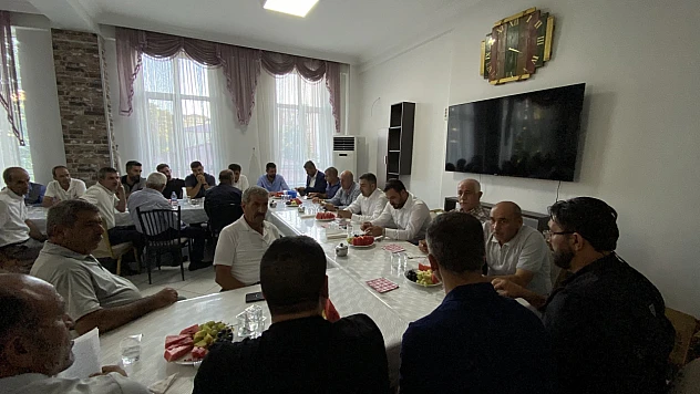 Milletvekili Işıkver Kovancılar'da muhtarlarla buluştu