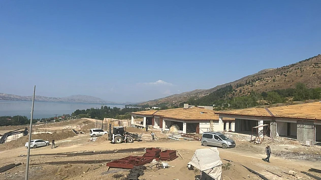 Milletvekili Keleş, Gezin, Plajköy ve Kavak Köyü'nde vatandaşlarla buluştu