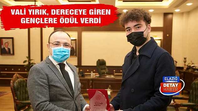 Vali Yırık, Dereceye Giren Gençlere Ödül Verdi