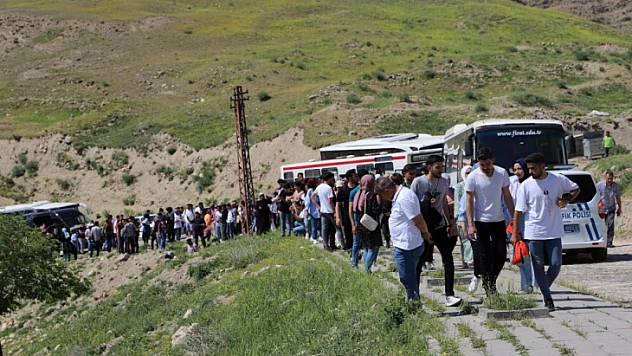 Öğrencilere tren yolculuğu ile Palu gezisi 