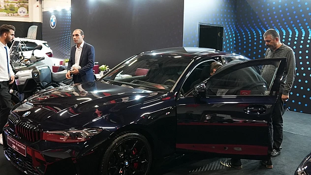 Oto Show Fuarı ziyaretçilerini ağırlıyor