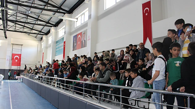 Palu'da bir ilk gerçekleşti ödüllü satranç turnuvası büyük ilgi gördü