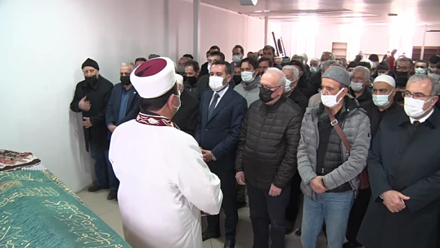 Prof. Ceyhan'ın annesi son yolculuğuna uğurlandı