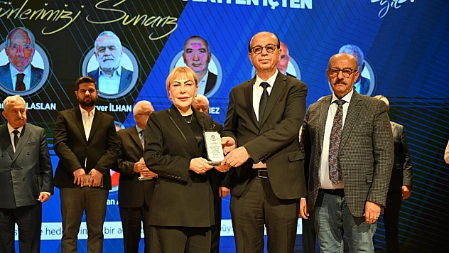 Prof. Dr. Yasemin Açık'a İnönü Üniversitesi'nden plaket