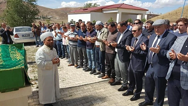 Son Yolculuğuna Uğurlandı