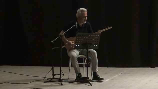 Şekeroğlu'ndan Stand-Up gösterisi
