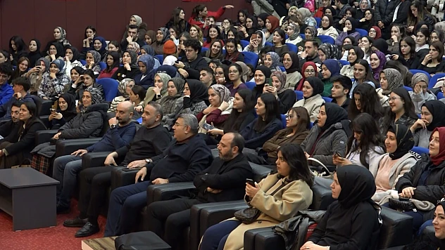 Sınavlara hazırlanan öğrenciler için söyleşi programı