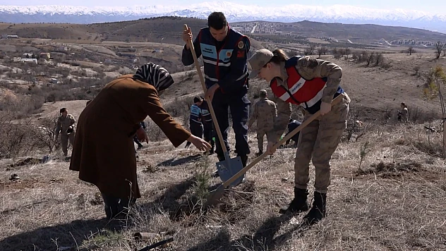 Sugözü Mahallesi'nde fidan dikim etkinliği