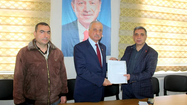 Suphi Özay aday adaylık başvurusunu yaptı