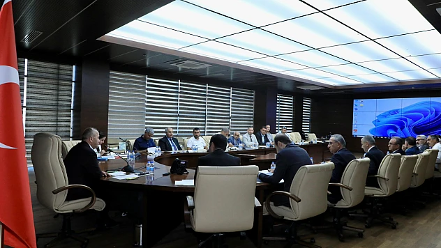 Vali Hatipoğlu başkanlığında hayvan barınağı toplantısı