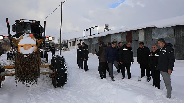 Vali Hatipoğlu, İl Özel İdaresi ekiplerinin çalışmalarını kontrol etti