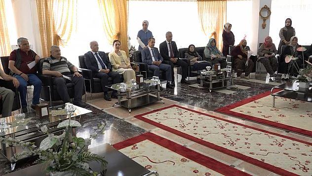 Vali Hatipoğlu'ndan Gazi Huzurevi'ne ziyaret