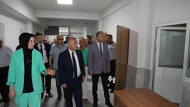 Vali Hatipoğlu, Ruh ve Sinir Hastalıkları Hastanesi'ni ziyaret etti