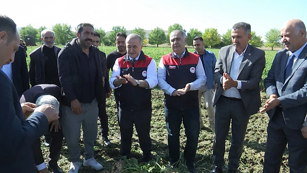 Vali Hatipoğlu şeker pancarı hasadına katıldı