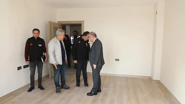 Vali Hatipoğlu, Zafran 3. Etap TOKİ şantiyesinde incelemelerde bulundu