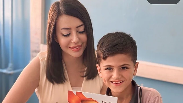 Yazar Özge Tan, köy okulu öğrencileri ile buluştu