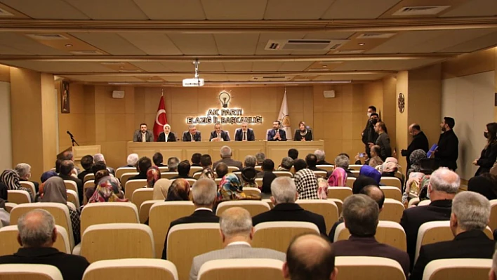 Bakan Özer, AK Parti Elazığ İl Başkanlığı'nı ziyaret etti 