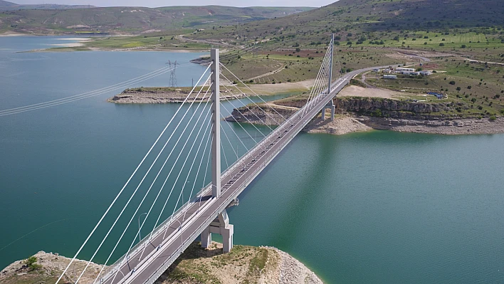Bakan Uraloğlu Duyurdu: Ağın Köprüsü ile yol 44 km kısaldı