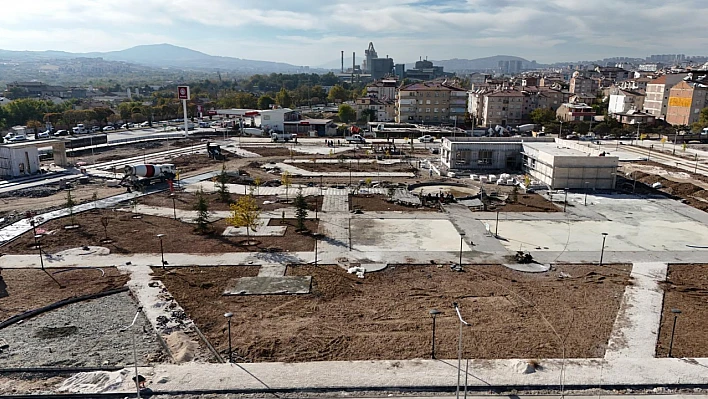 Başkan Şerifoğulları Doğu Park'ta incelemelerde bulundu