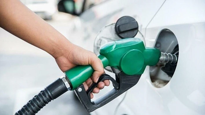 Benzin ve motorine yeni zam geliyor! 