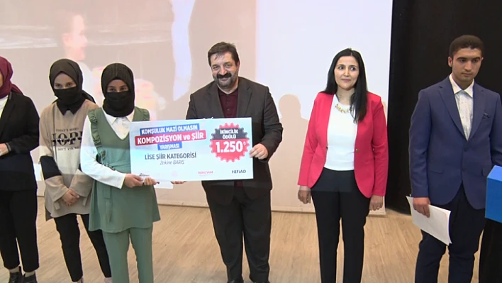 Dereceye giren öğrenciler ödüllerini aldı