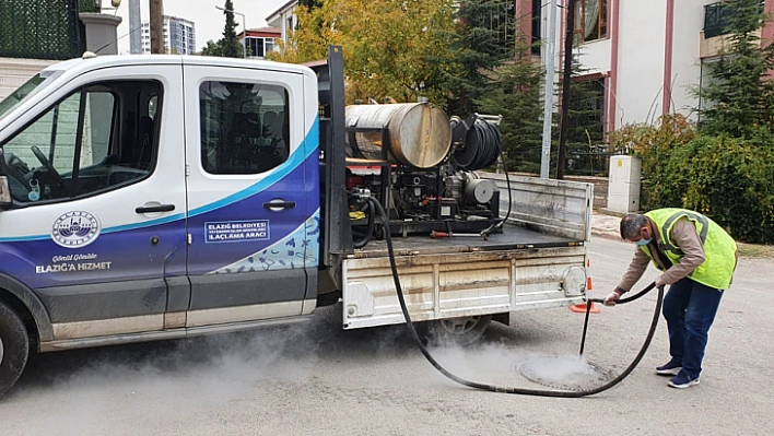 Elazığ Belediyesi larva ile mücadele çalışmalarını sürdürüyor