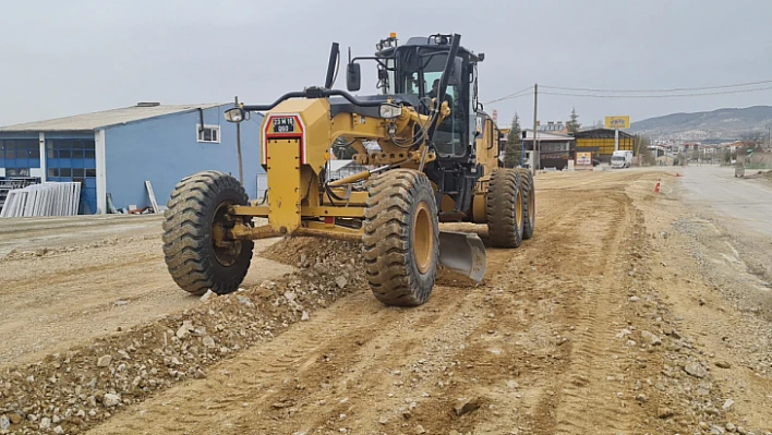 Elazığ Belediyesi yol çalışmalarını sürdürüyor