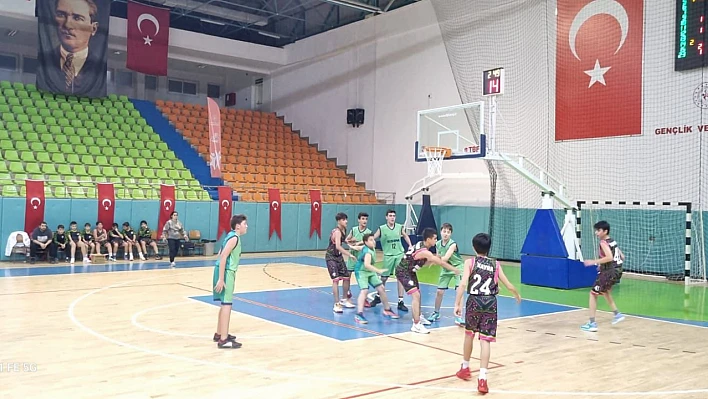 Elazığ'da Basketbol U14 yerel lig mücadelesi sona erdi