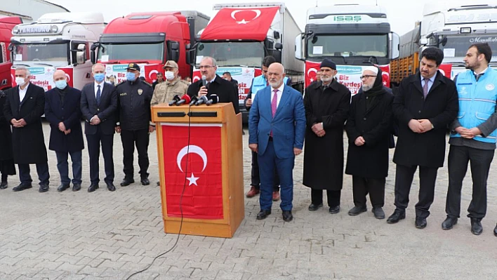 Elazığ'dan İdlib'e 8 tır yardım malzemesi