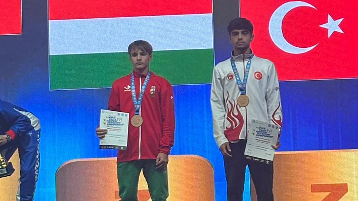 Elazığlı genç sporcular Avrupa'dan bronz madalya ile döndü