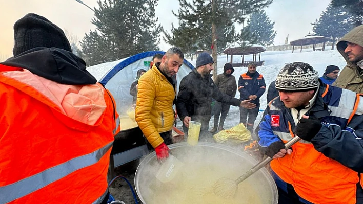 ELMÜTDER deprem bölgelerine desteğini sürüyor