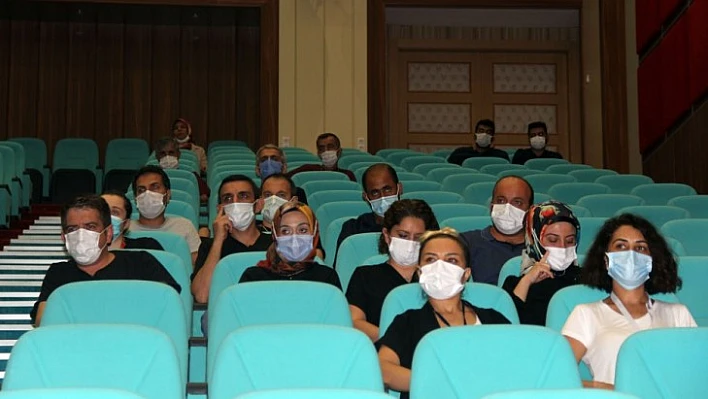 Fırat Üniversitesi Hastanesi'nde Sekreterlere Yönelik Eğitim 