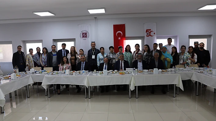 Fırat Üniversitesinde Özbek Akademisyenlerden anlamlı şükran günü
